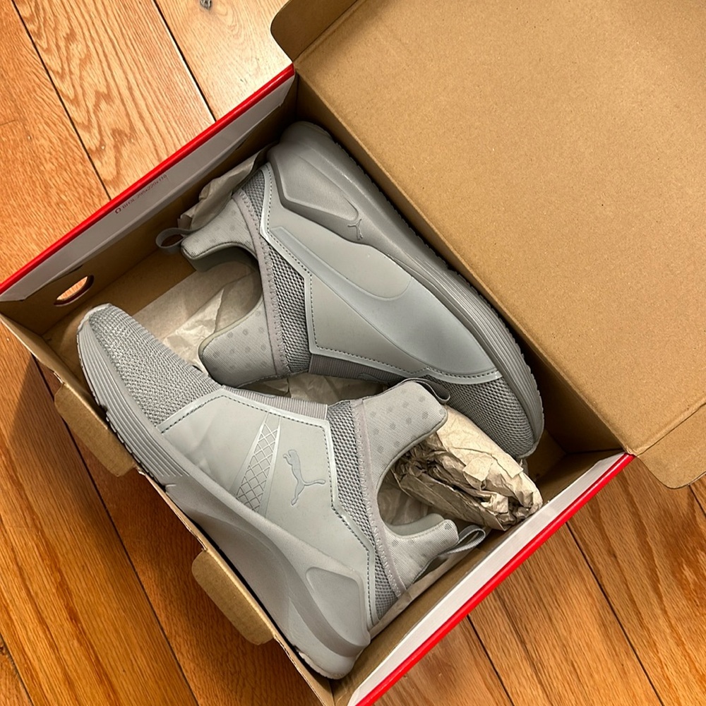 Puma fierce shine size 6.5 quarry white